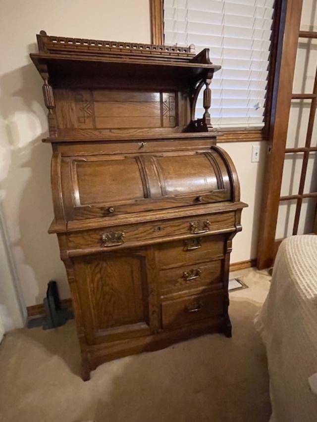 Desk3.jpg